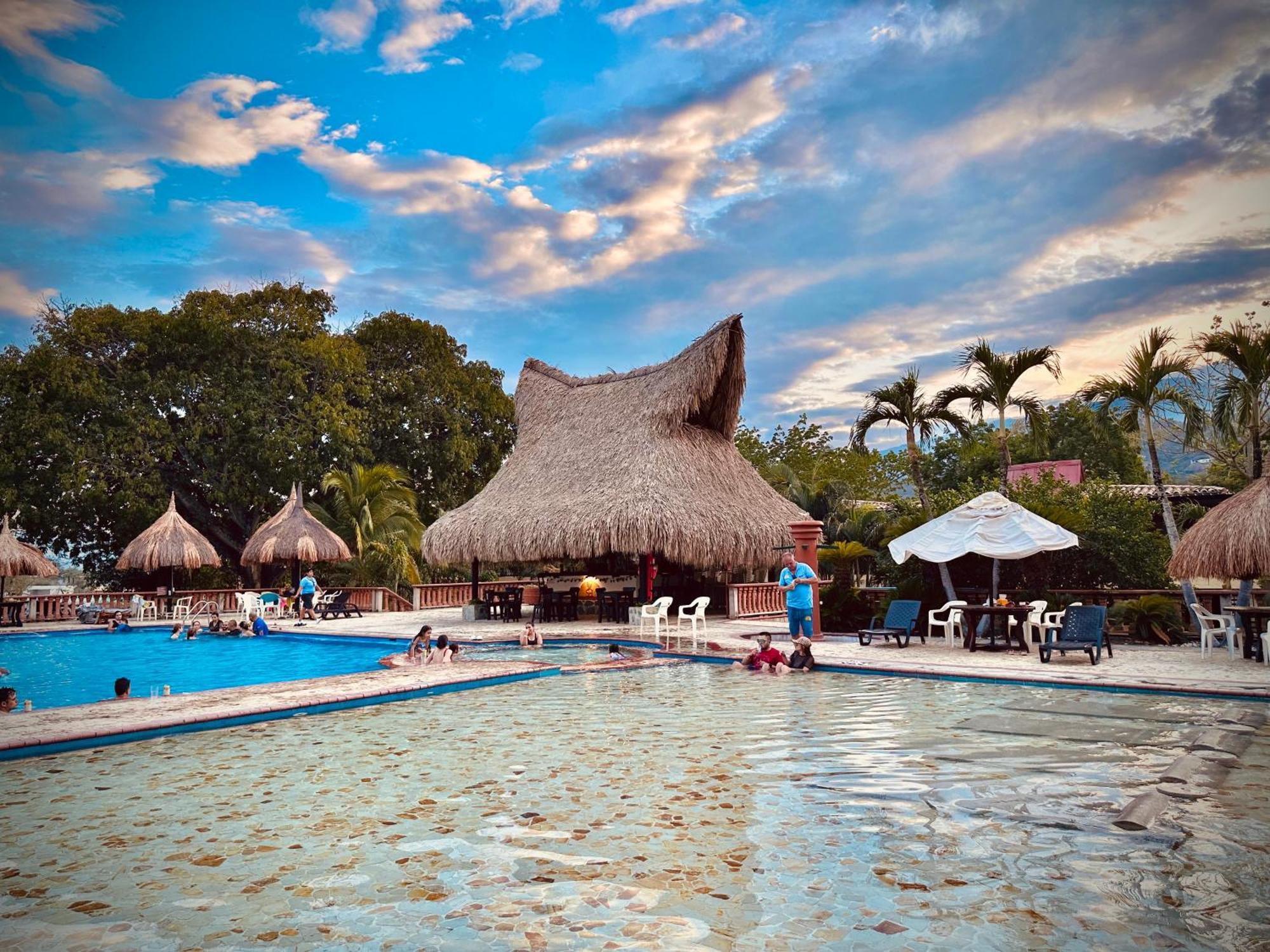 Hotel Portón del Sol Santa Fe de Antioquia Exterior foto